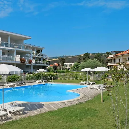 Apartment Locazione Turistica Medresort - Pit160-2 Pineto